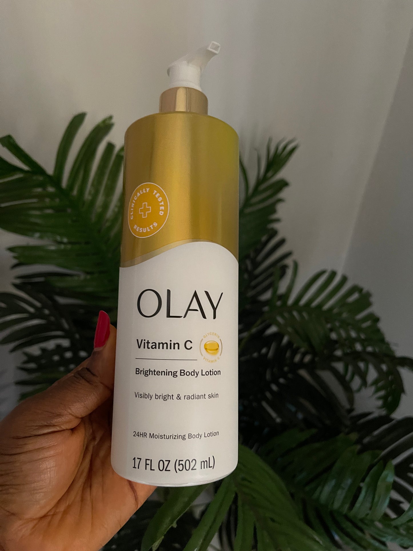 OLAY VITAMIN C BRIGHTENING BODY LOTION 501ML